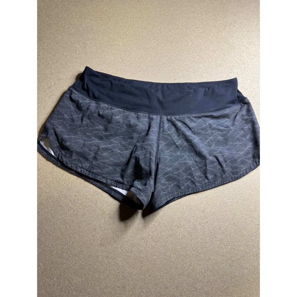 Vuori Women Grey Wave Print Running Shorts VW333 Large